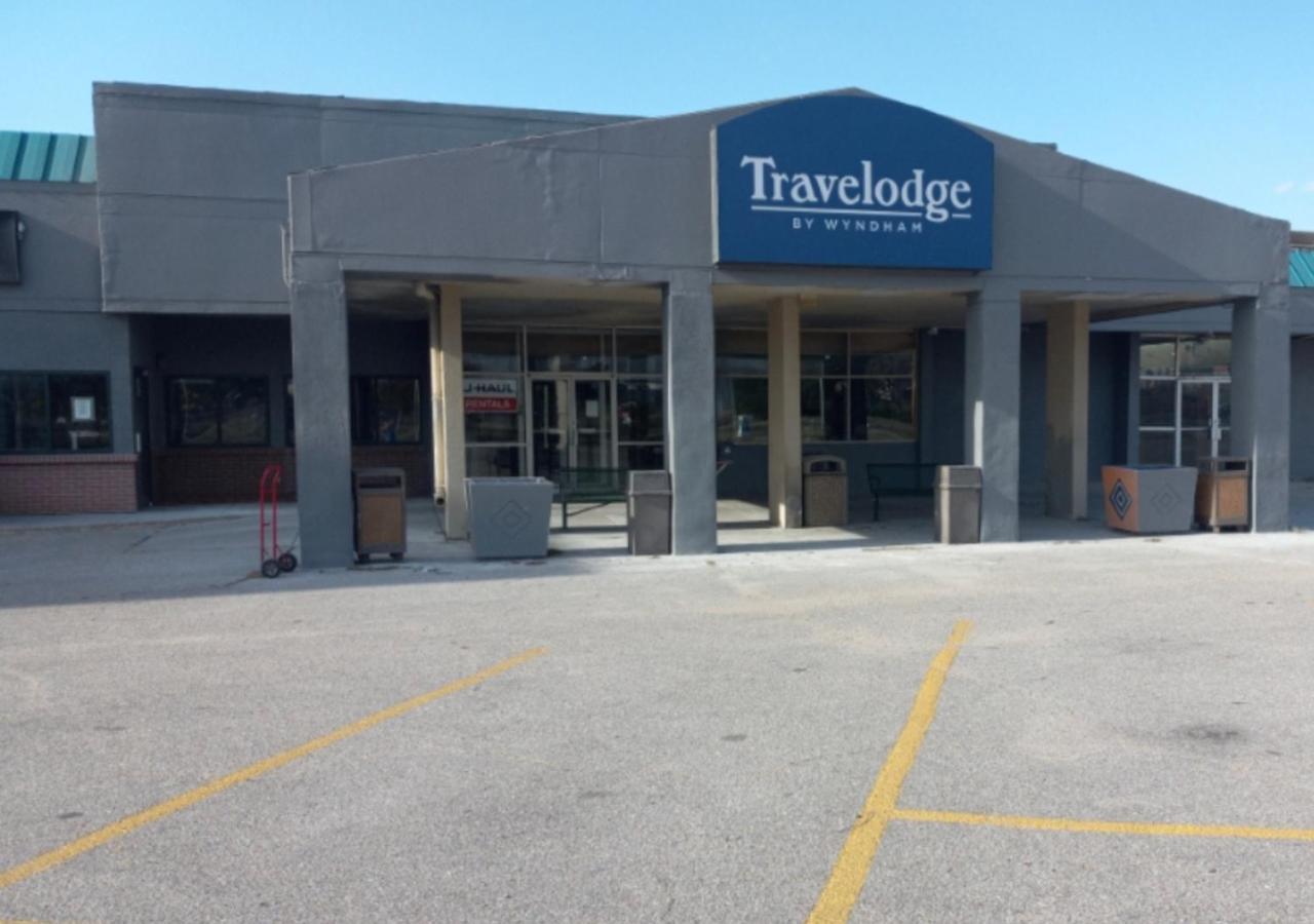 Travelodge By Wyndham Lincoln Northeast מראה חיצוני תמונה