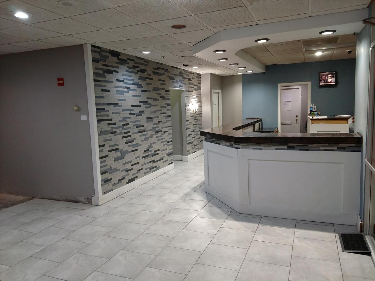 Travelodge By Wyndham Lincoln Northeast מראה חיצוני תמונה